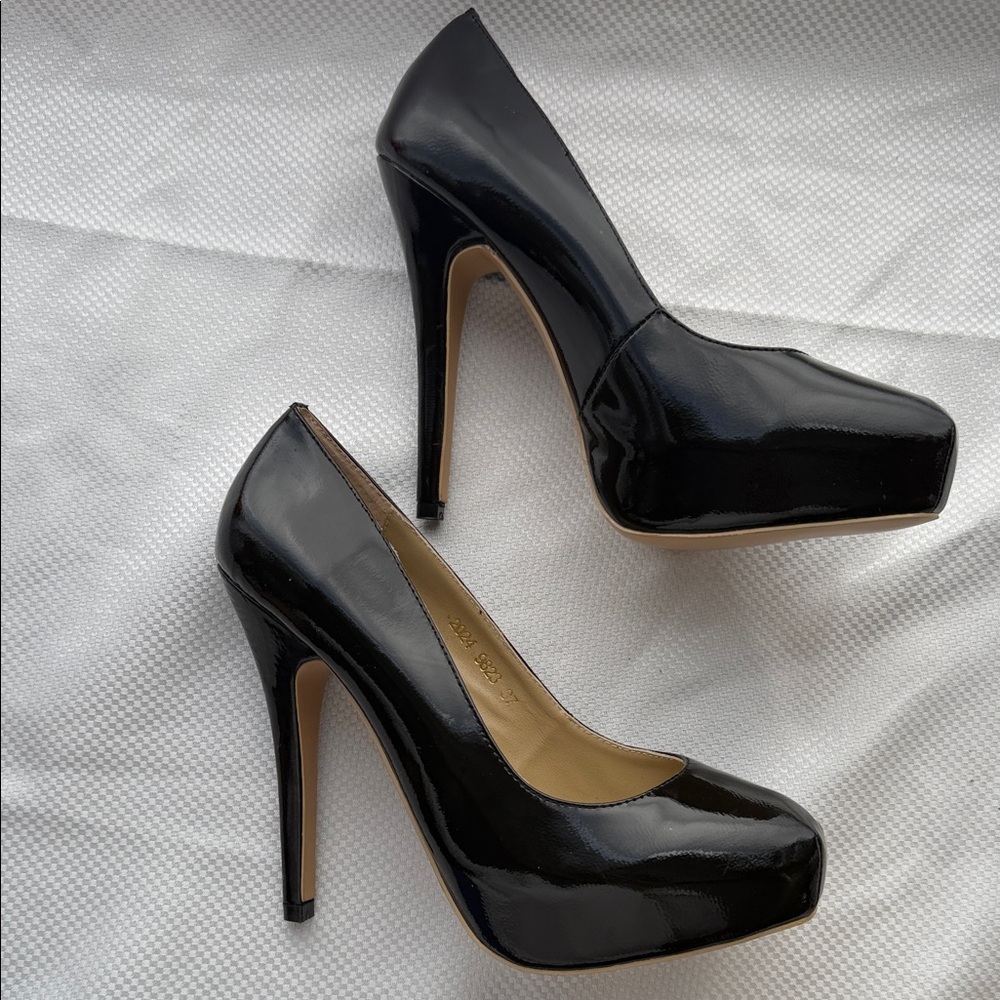 Brian Atwood Black Leather Women's Pumps - Size 37 (US 6.5) - Made in Italy
